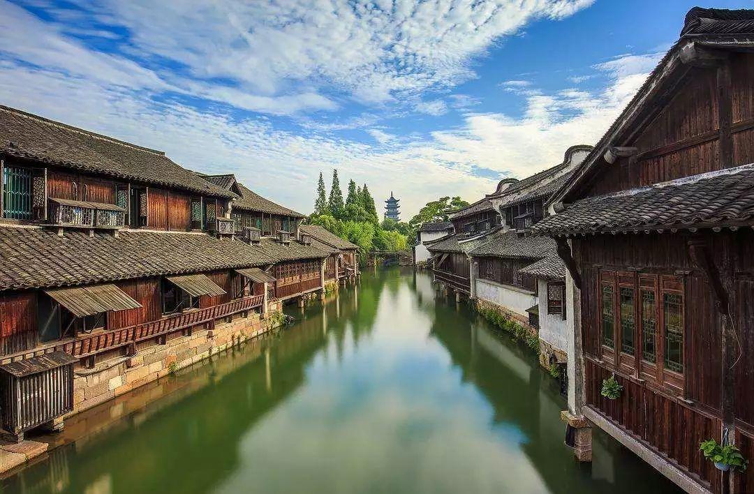 fresh馥蕾诗携手新晋全球品牌代言人龚俊 恭祝大家 龙光焕发 龚馥新春